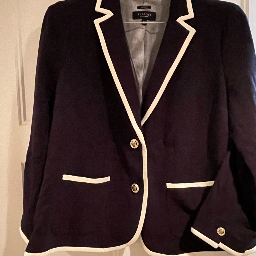 Talbots Aberdeen blazer - black with ivory piping 16WP great condition